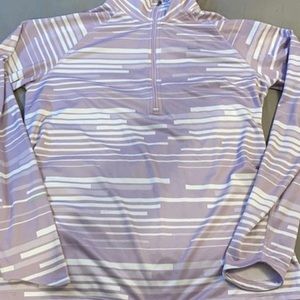 Nike Women’s active long sleeve shirt. Size L. Half zip.